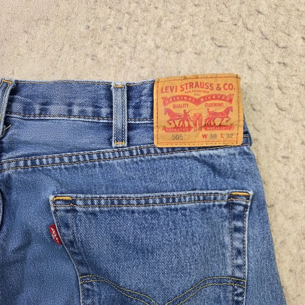 Levi's 505 Jeans Mens 38x32 Blue Denim Regular Fit 100% Cotton Straight Leg